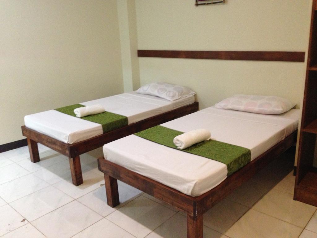 Qm Pension House Тагбиларан Сити Стая снимка