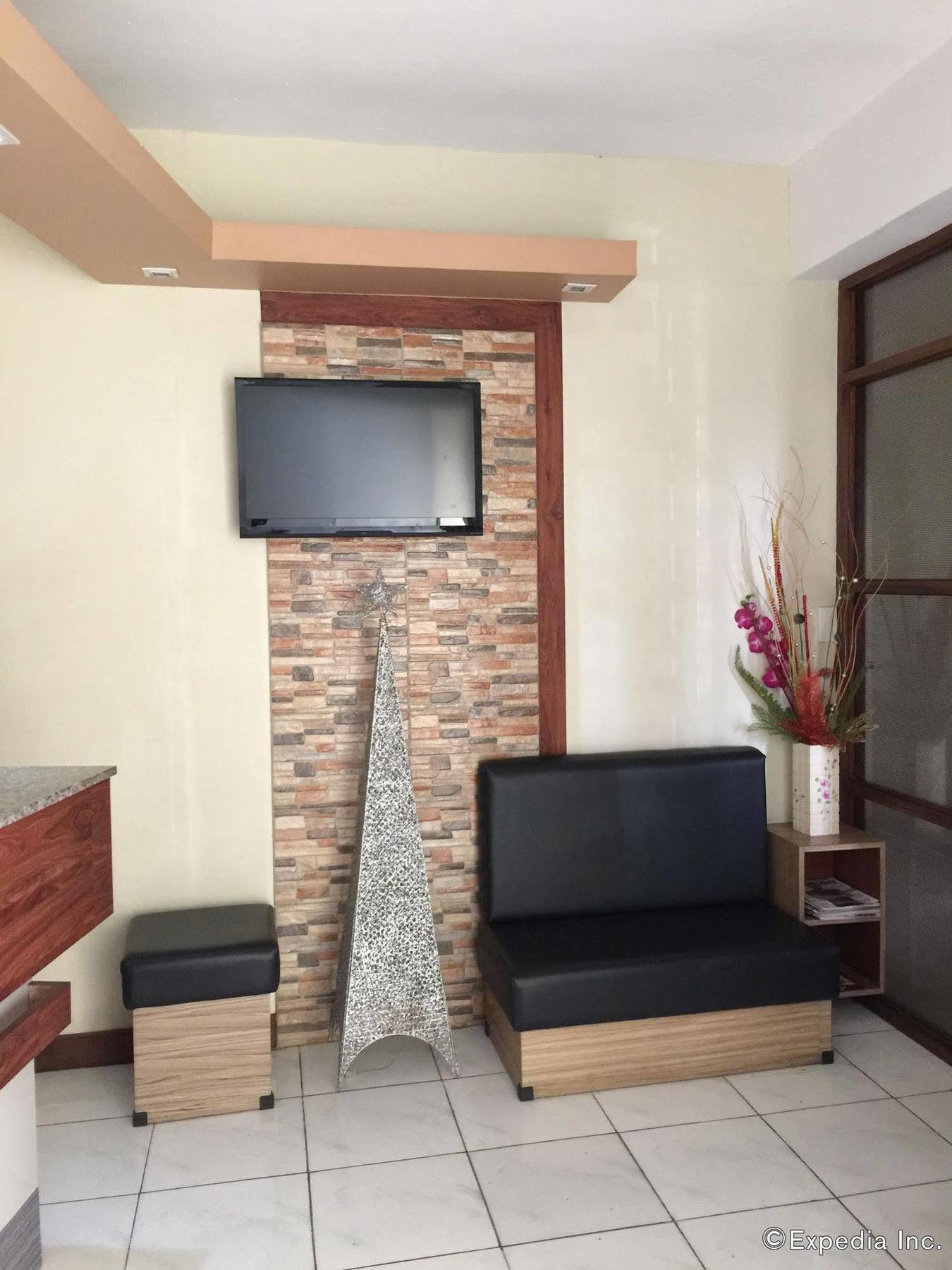 Qm Pension House Тагбиларан Сити Екстериор снимка