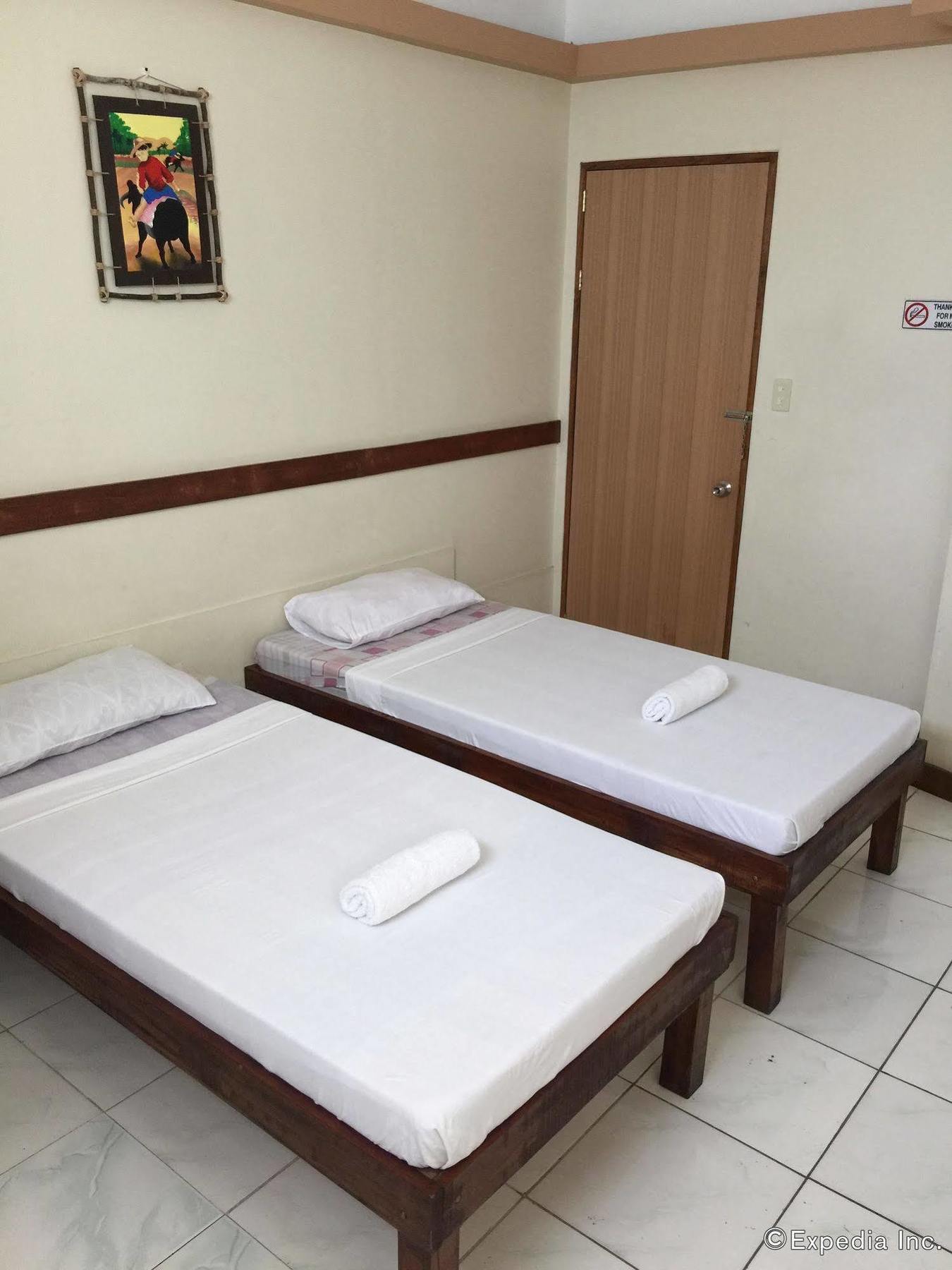 Qm Pension House Тагбиларан Сити Екстериор снимка