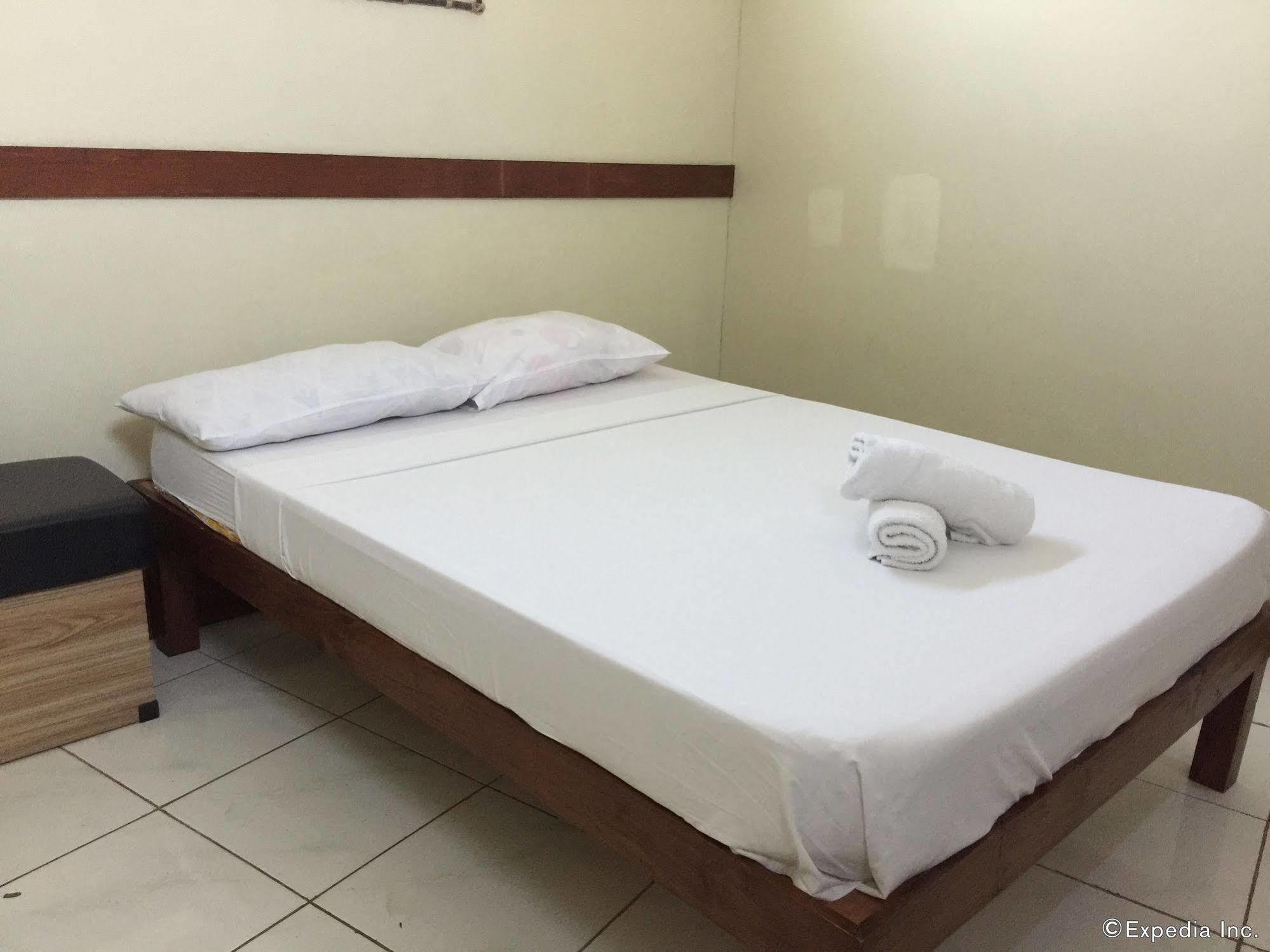 Qm Pension House Тагбиларан Сити Екстериор снимка
